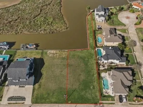 923 Davis Rd, League City, TX 77573