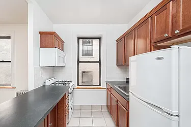 21-46 Crescent Street