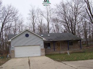 467 Pleasantview St, Lake Orion, MI 48362