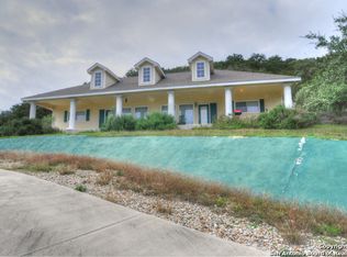 200 Scenic Hbr Dr, Lakehills, TX 78063