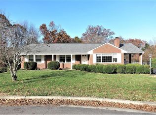 3106 Tomaranne Dr, Roanoke, VA 24018