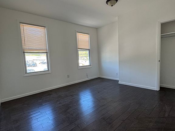2nd image of 409-411 Marshall St #2