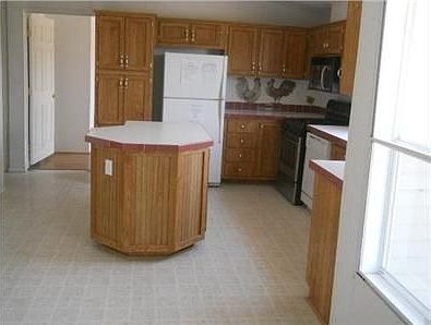 2nd image of 607 N Executive Dr