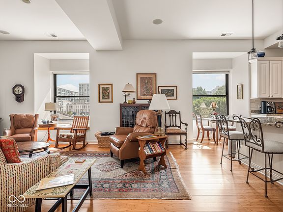 4th image of 350 N Meridian St Unit 303