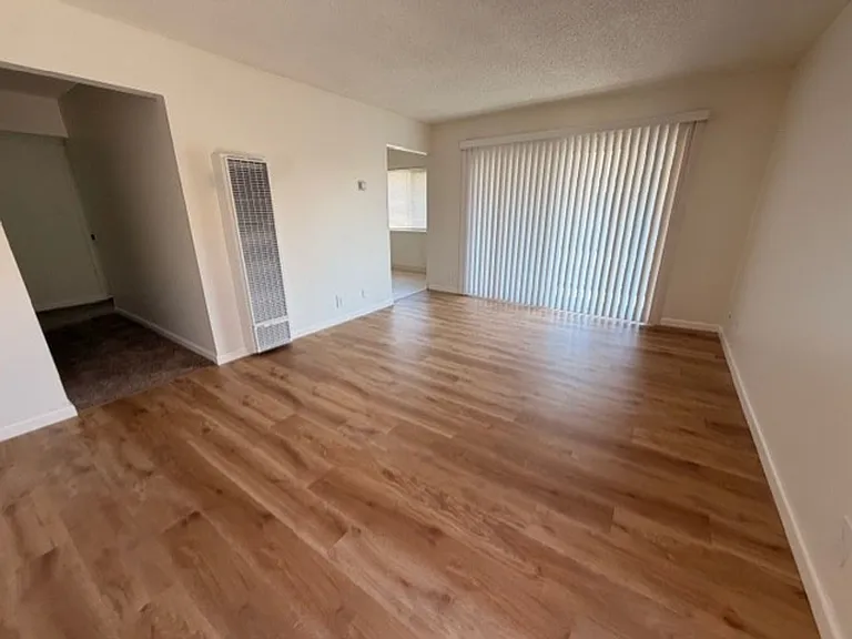 Dixon Townhouse — Photo 21