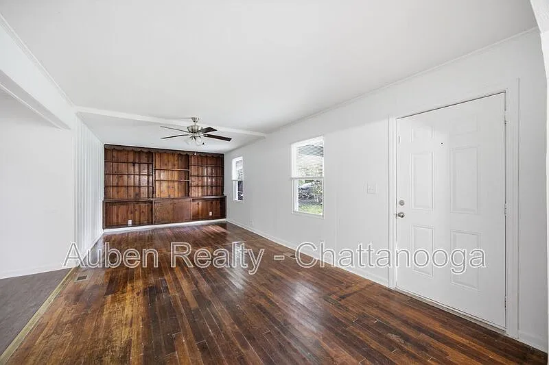 3 bed, 1.5 bath, 1300 sqft, $1,550 — Photo 4