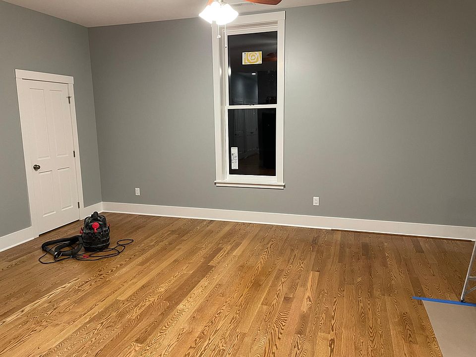 View in opposite direction of main room. Closet to left.