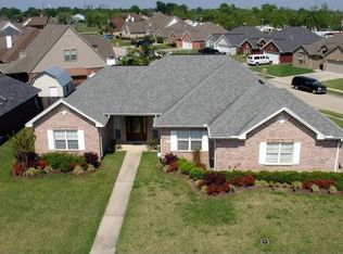 502 Roanoke Dr, Port Neches, TX 77651