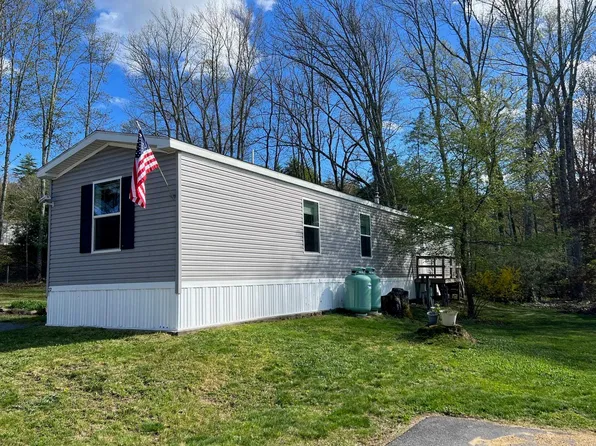 22 Breezy Acres Park, Epsom, NH 03234