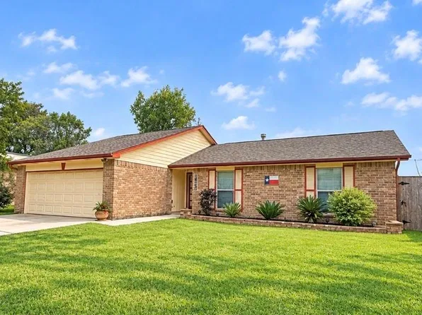 16023 Windom Dr, Webster, TX 77598