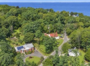 164 Hallock Landing Rd, Rocky Point, NY 11778