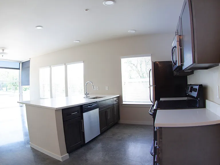 College 830 — Photo 21