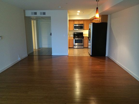 4th image of 1117 N Orange Dr APT 304