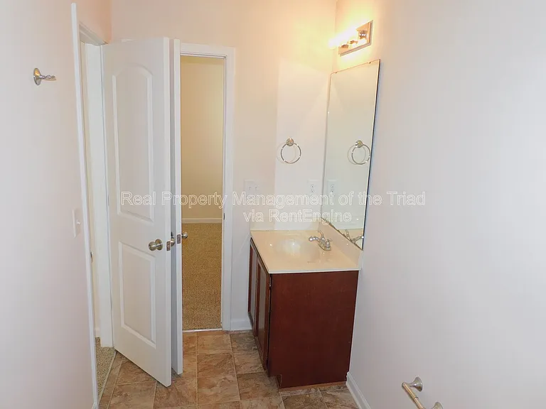 415 Hidden Brook Ln — Photo 15