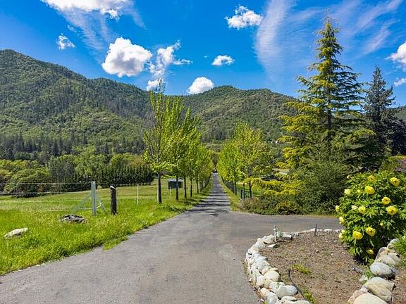 4th image of 925 Galls Creek Rd