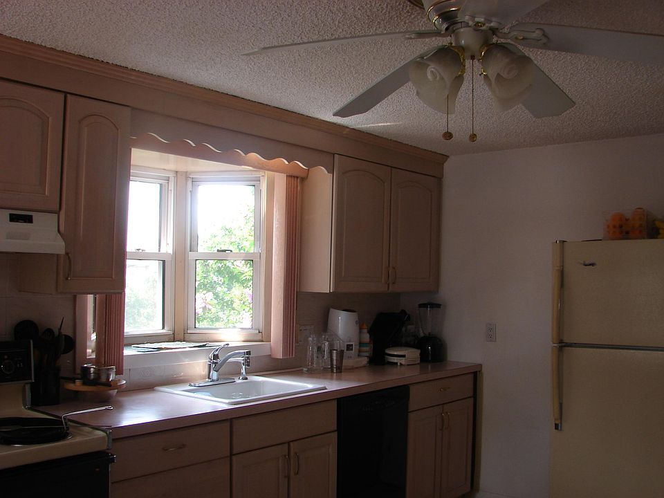 2nd image of 258 Main St #1