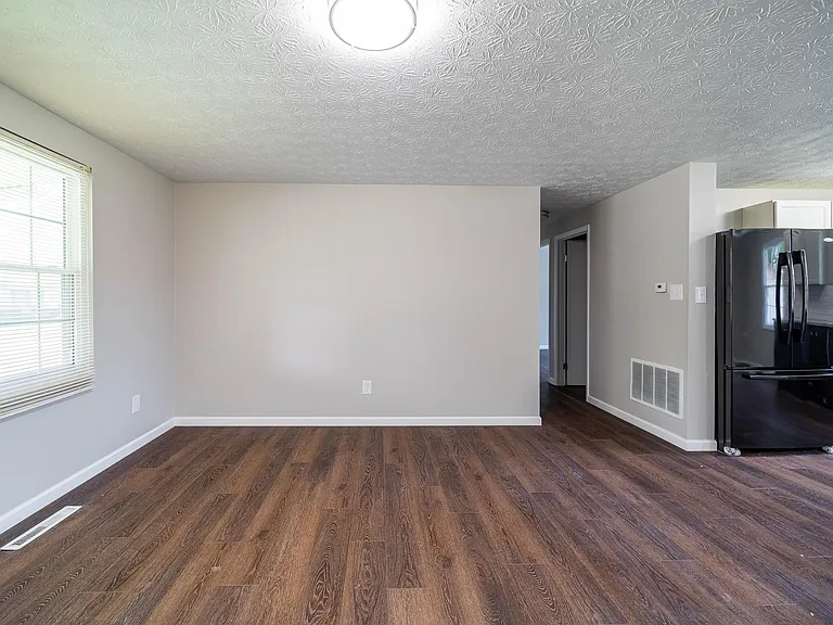 5272 Quincy Dr — Photo 6