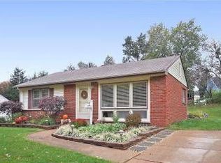1031 Meadowridge Dr, Saint Louis, MO