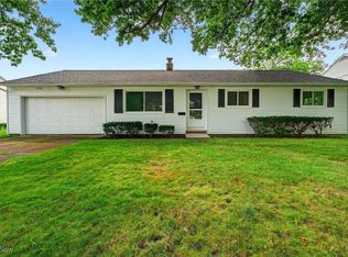 2735 W Asplin Dr, Rocky River, OH