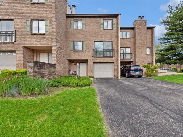 202 Georgetown Ln Unit 202, Export, PA 15632