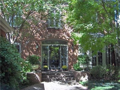 4352 W Cherry Place Dr, Memphis, TN, 38117
