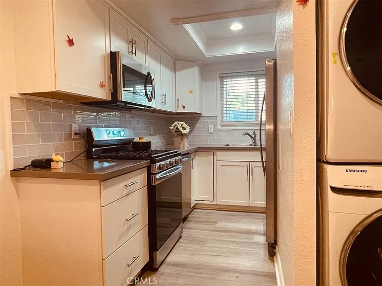 4304 Walnut St #3 — Photo 9