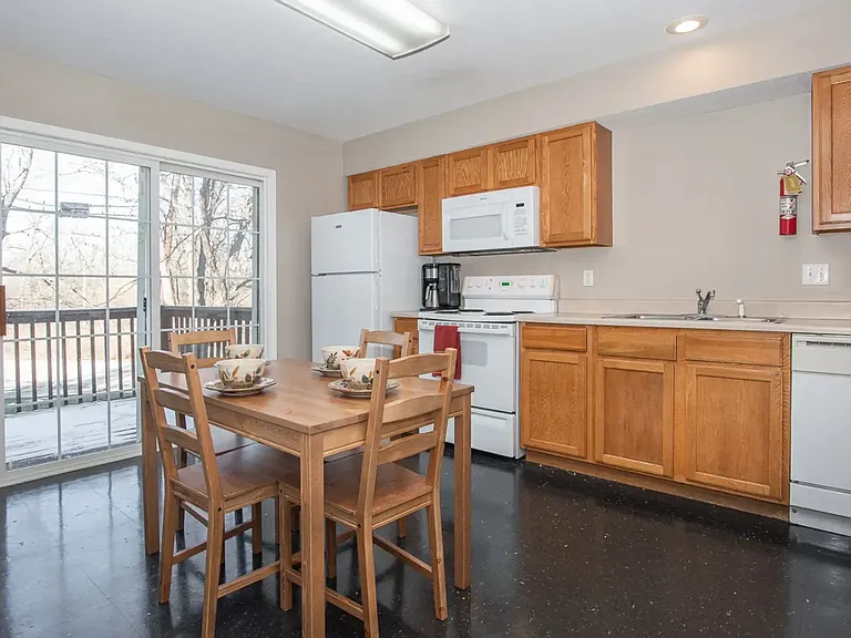 314 W Riley Dr #7G — Photo 12