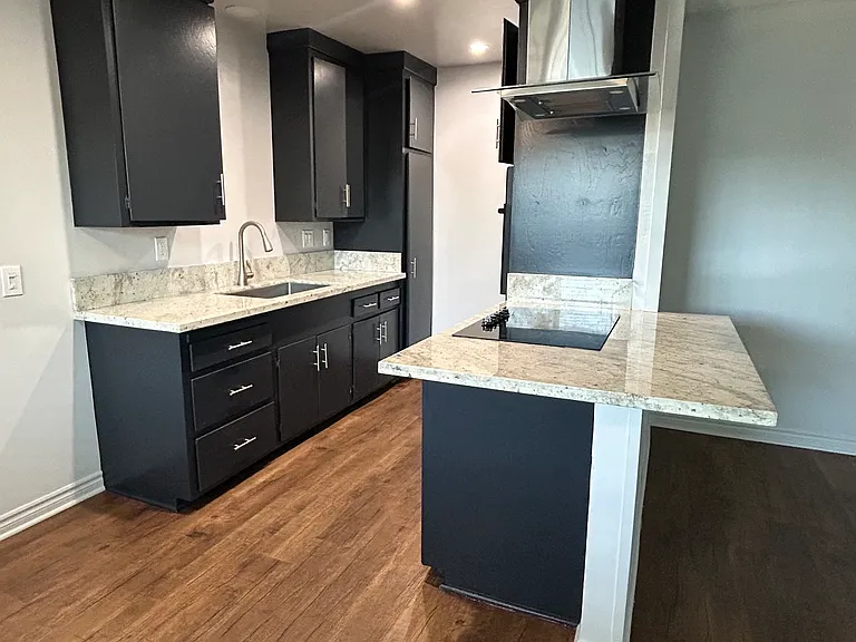 2425 Carson St #22 — Photo 15