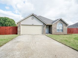 725 E Crystal St, Lowell, AR 72745