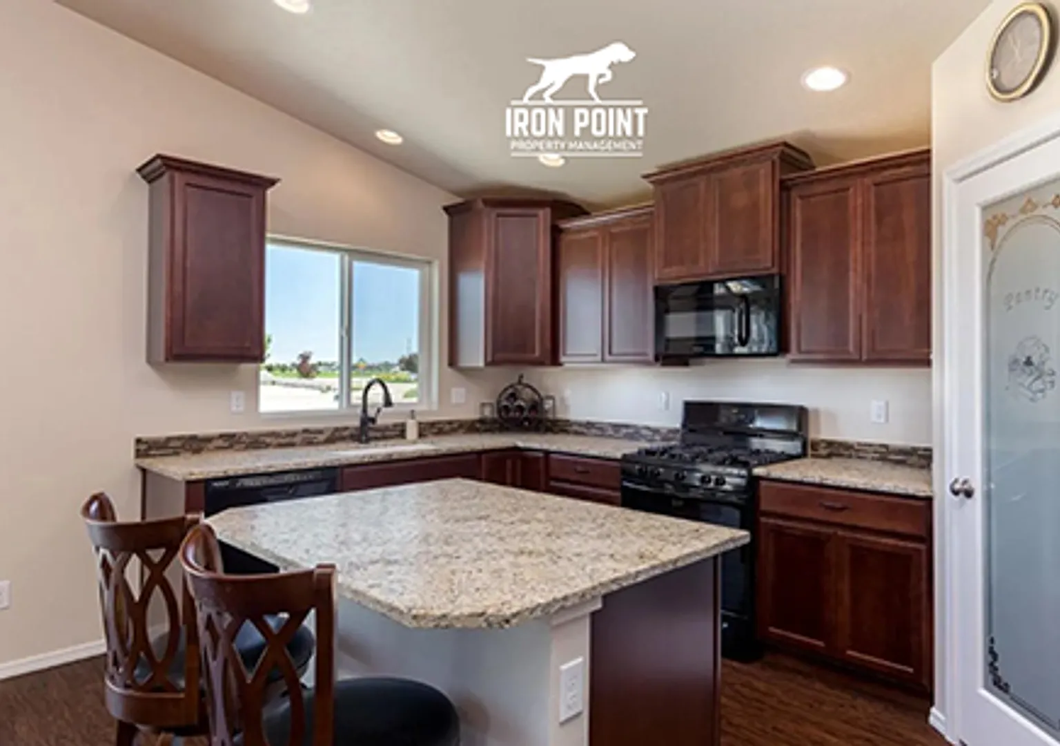 3bed/2bath in Nampa-Landsacping included plus fenced yard, gas fireplace, & 2 car garage. — Photo 3