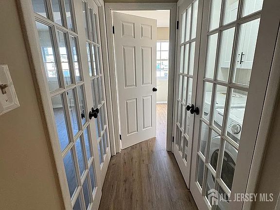 5th image of 17 Lennox Ct