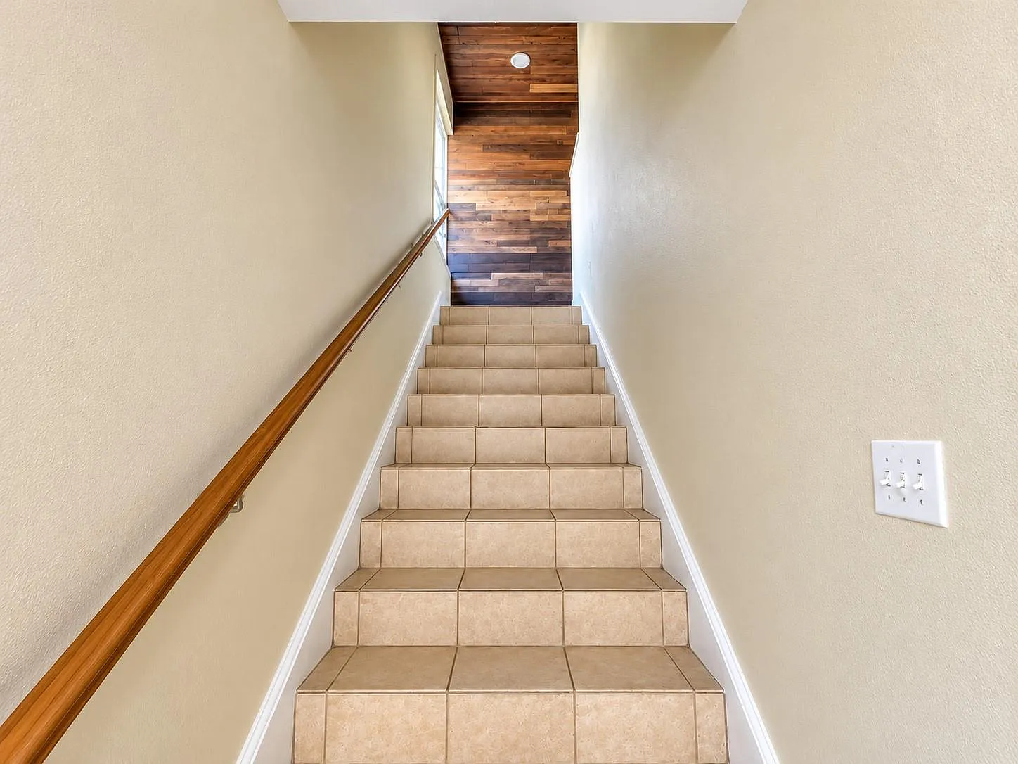 1 bed, 1.0 bath, 1560 sqft, $750 — Photo 3