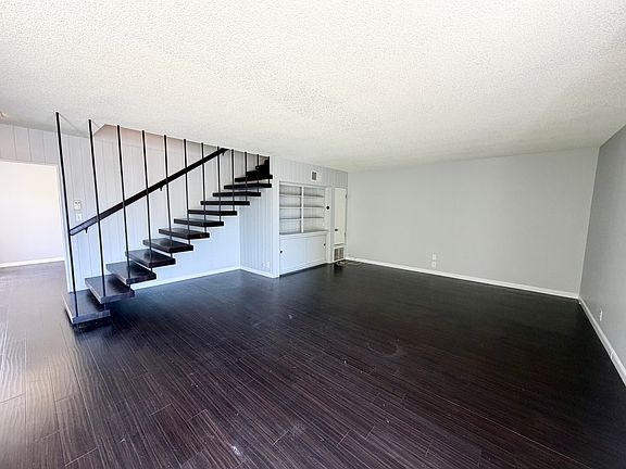 3rd image of 675 Ultimo Ave