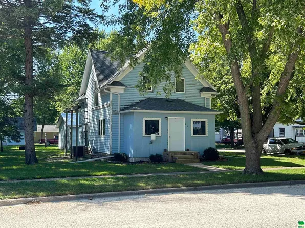 201 3rd St S, Albert City, IA 50510