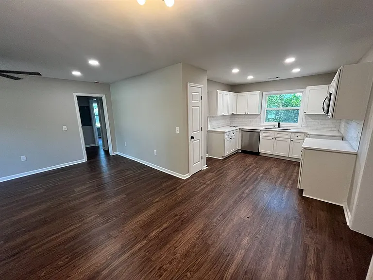 2102 Somerset Ave — Photo 18