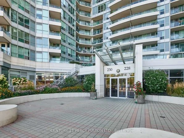 230 Queens Quay W, Toronto, ON