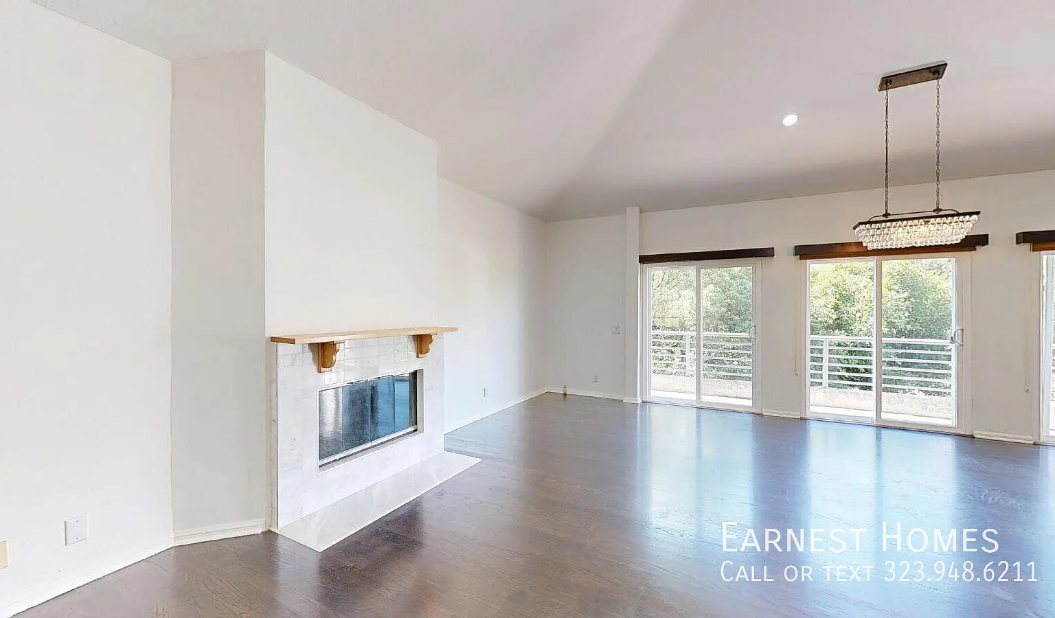 4 + 4.5 Spacious Studio City Retreat with En-Suite Bedrooms, Bonus Room, Scenic Balconies & Renov... — Photo 3