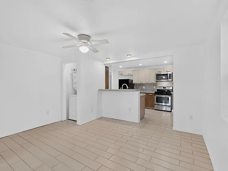 823 San Lorenzo Ave NW — Photo 10