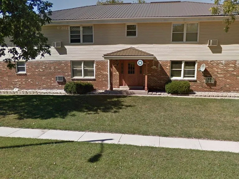 2024 Green Tree Rd #4 — Photo 1