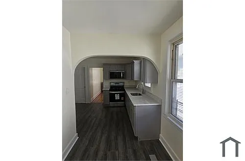 160 Arlington Ave Photo 1