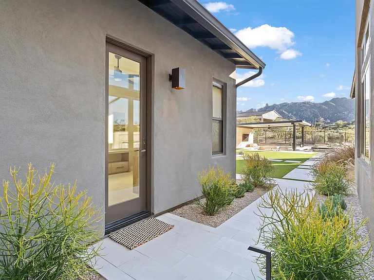 Private Casita with office, bedroom and bathroom.