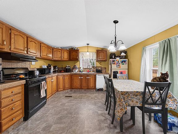 5th image of 90 Galley Hill Road