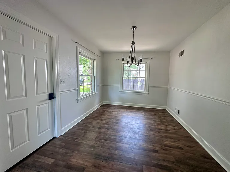 1425 Ford Ave — Photo 7