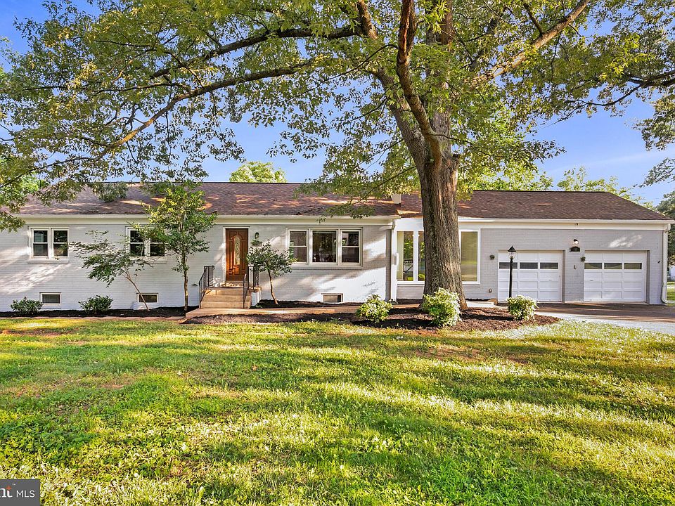 1st image of 110 Lakeland Dr