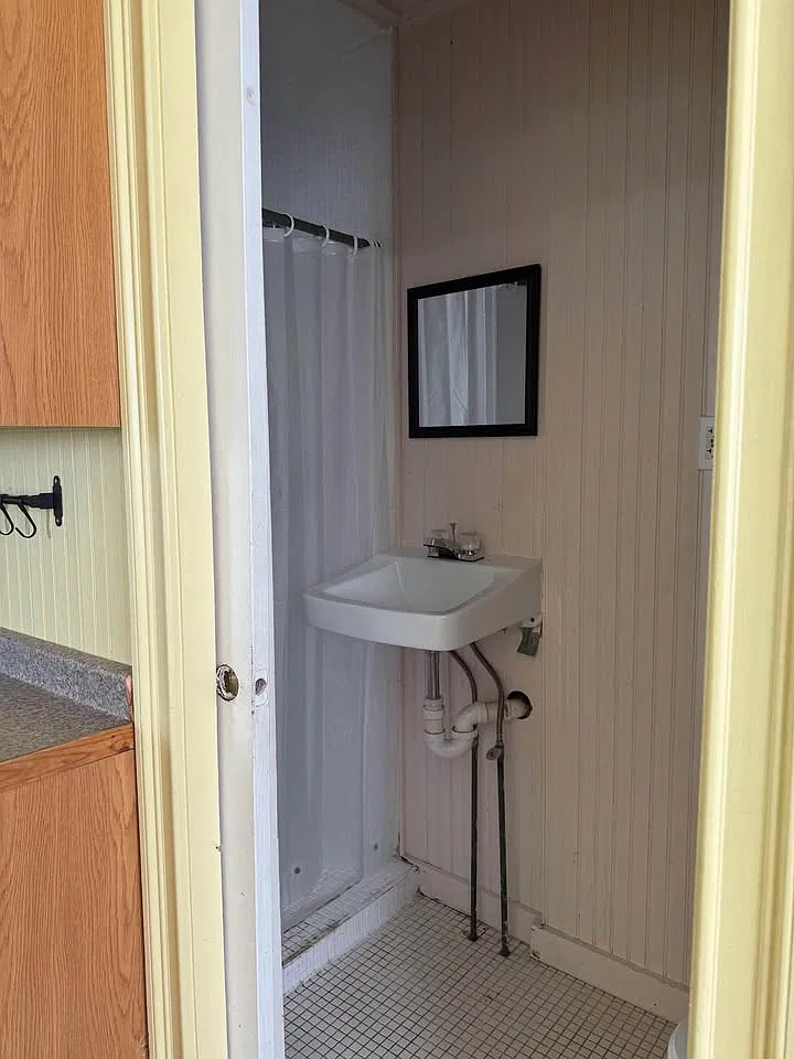 3 bed, 2000 sqft, $1,950 — Photo 4