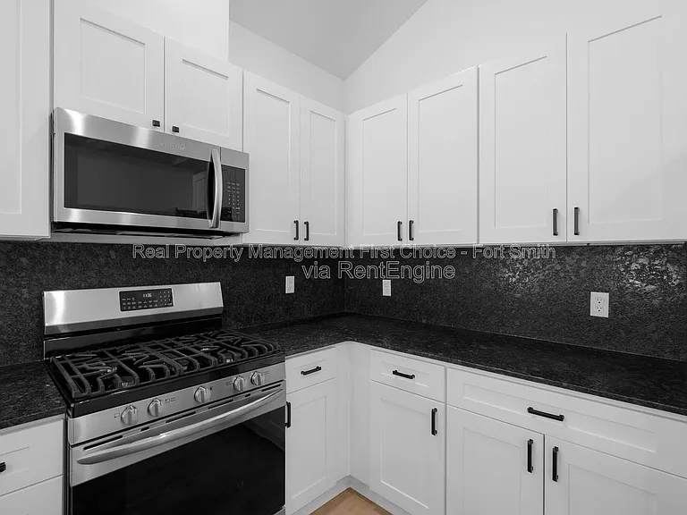 8705 Cantera Dr #B — Photo 10