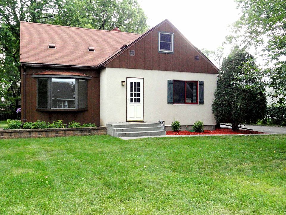 1st image of 1377 Sandhurst Dr W