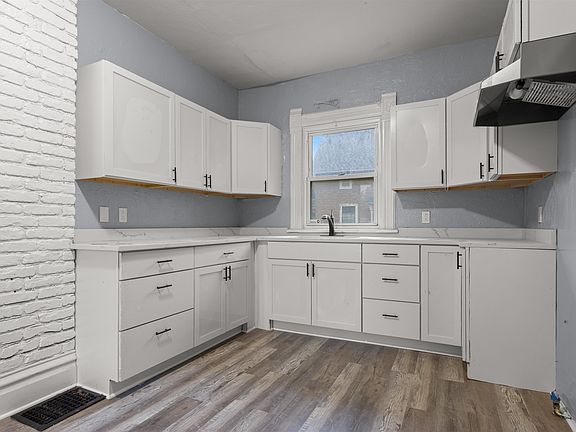 5th image of 304 W Jackson St