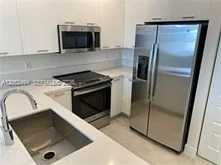 3 bed, 2.0 bath, $3,000 — Photo 4