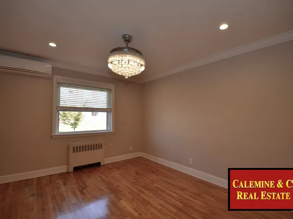 1087 Shore Parkway image 8 of 13